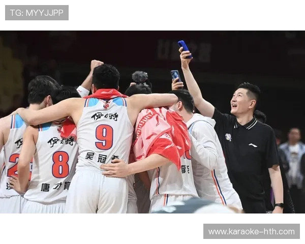 CBA季后赛激战正酣各队拼搏争夺总冠军荣誉